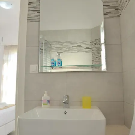 Apartment Zeras Adamantas (Milos)