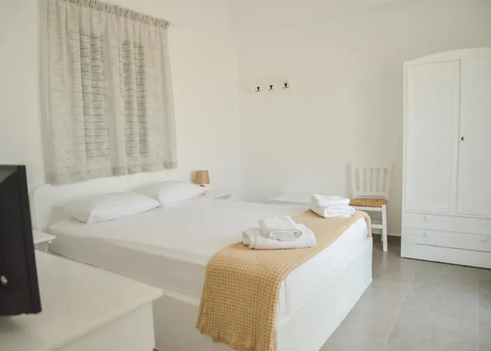 Zeras Adamantas (Milos)