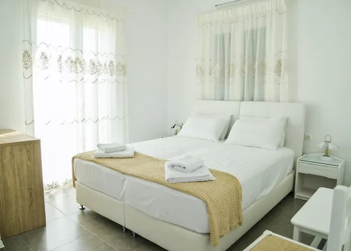 Zeras Adamantas (Milos)