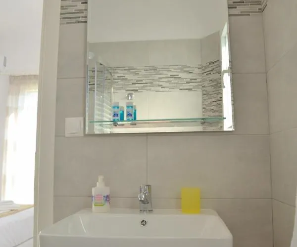 Apartment Zeras Adamantas (Milos)